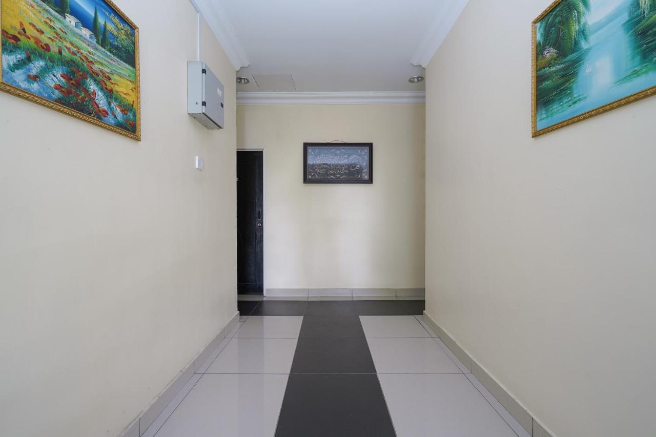 Oyo 90451 Bangi Moya Guesthouse Exterior photo