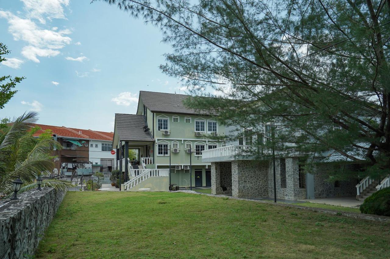 Oyo 90451 Bangi Moya Guesthouse Exterior photo