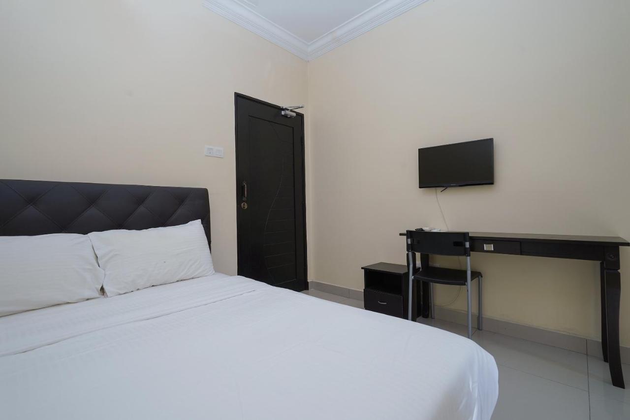 Oyo 90451 Bangi Moya Guesthouse Exterior photo